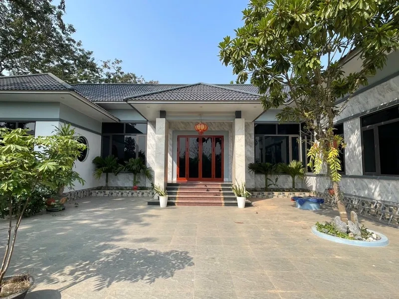 Tạo không gian với phong cách biệt thự mái thái độc đáo