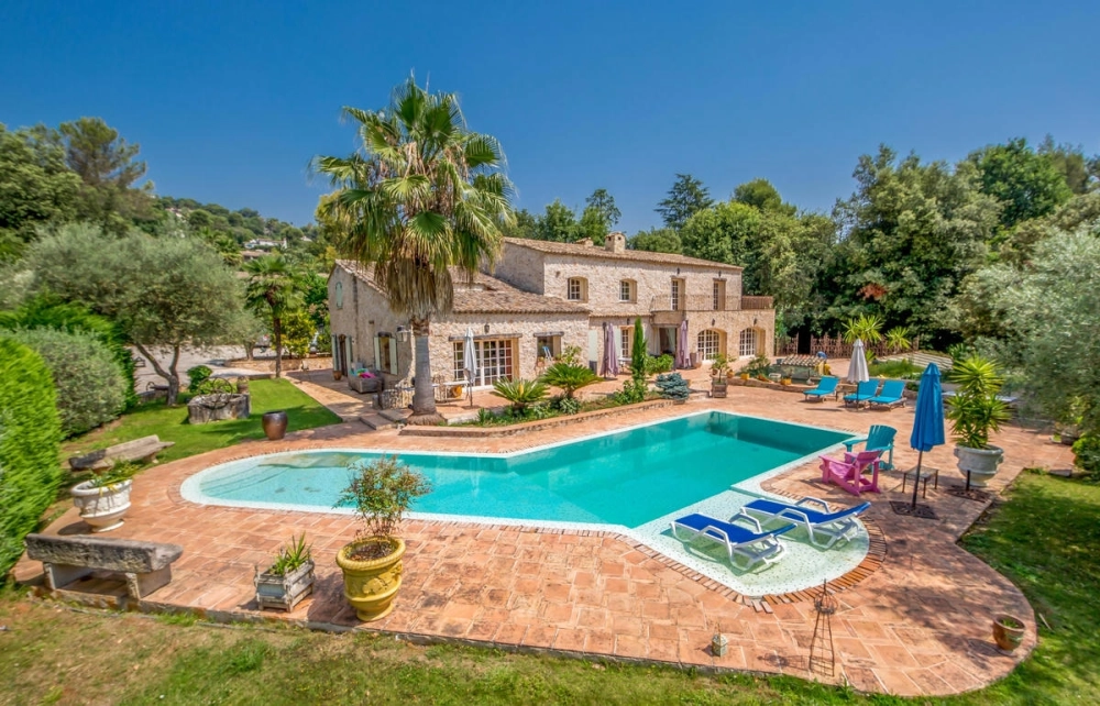 Mẫu biệt thự nhà vườn 1 tầng 3 phòng ngủ tiện nghi cho vợ chồng trẻ