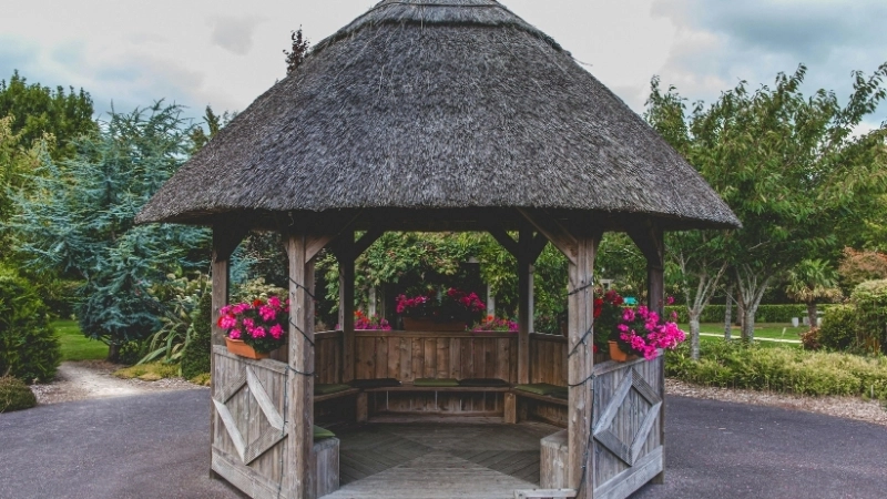 Chòi nghỉ gỗ nhựa ngoài trời chịu nắng mưa tốt