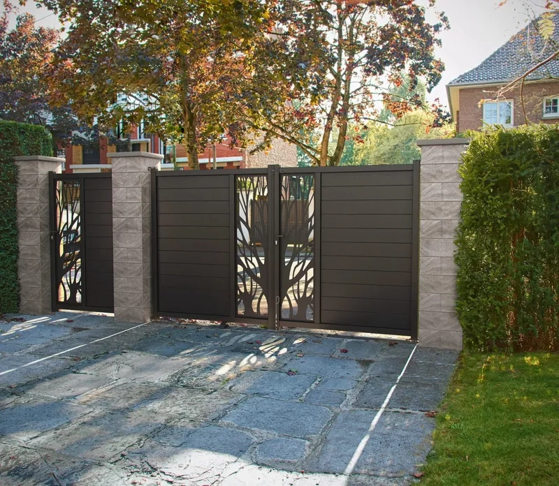 Lắp đặt cổng nhà mặt phố