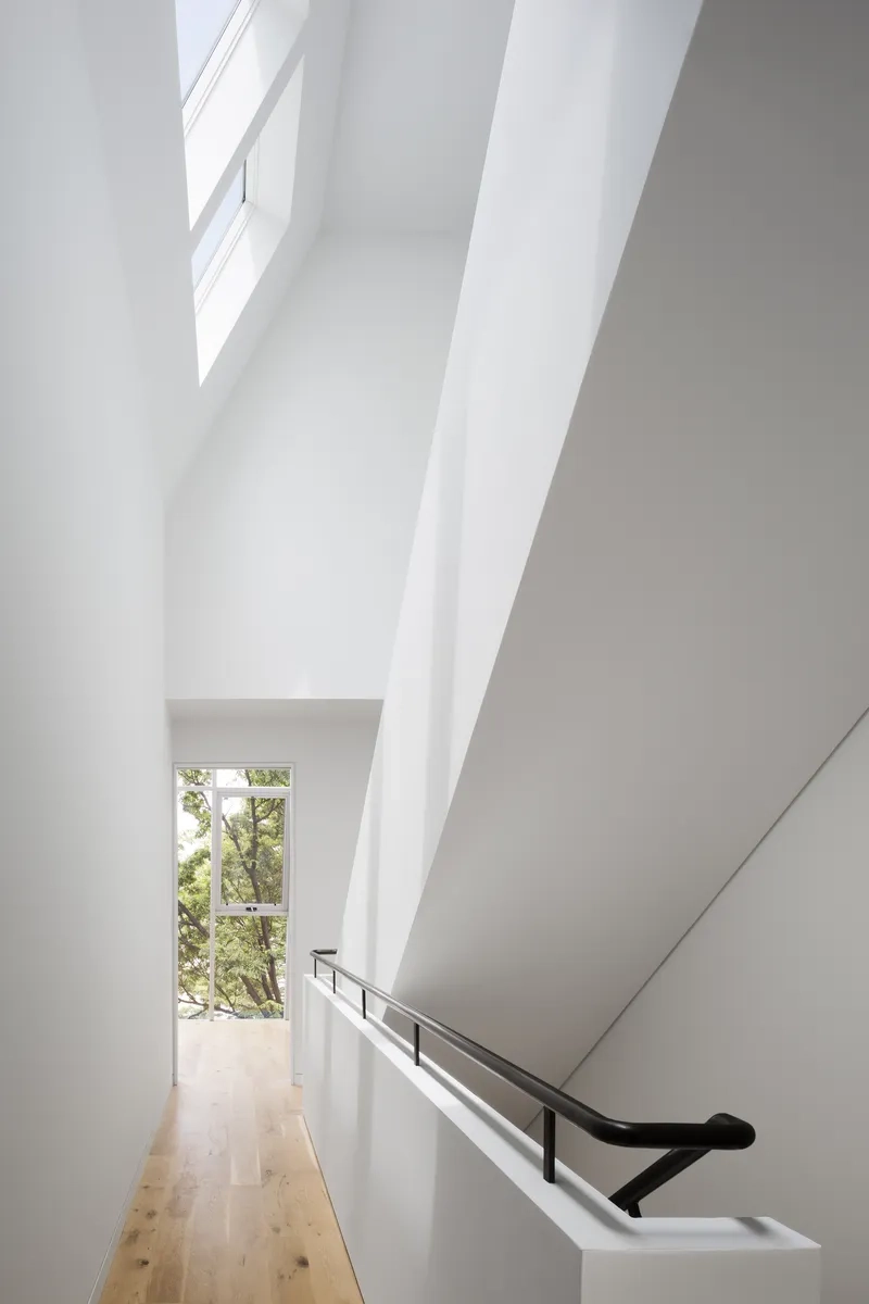 Trang trí giếng trời sinh động