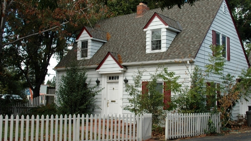 Hàng rào sắt hộp nhà vườn sơn tĩnh điện màu đen hiện đại