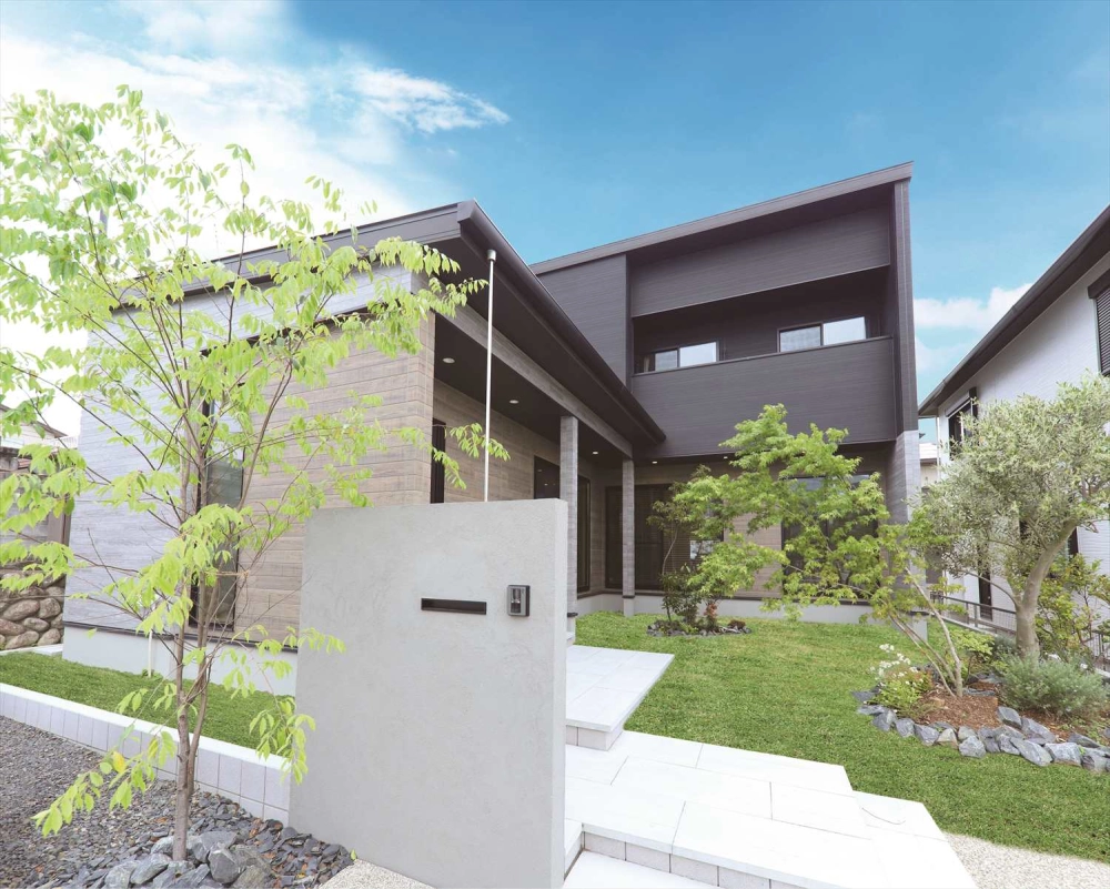 Cận cảnh sảnh chính mẫu biệt thự sân vườn 2 tầng bề thế