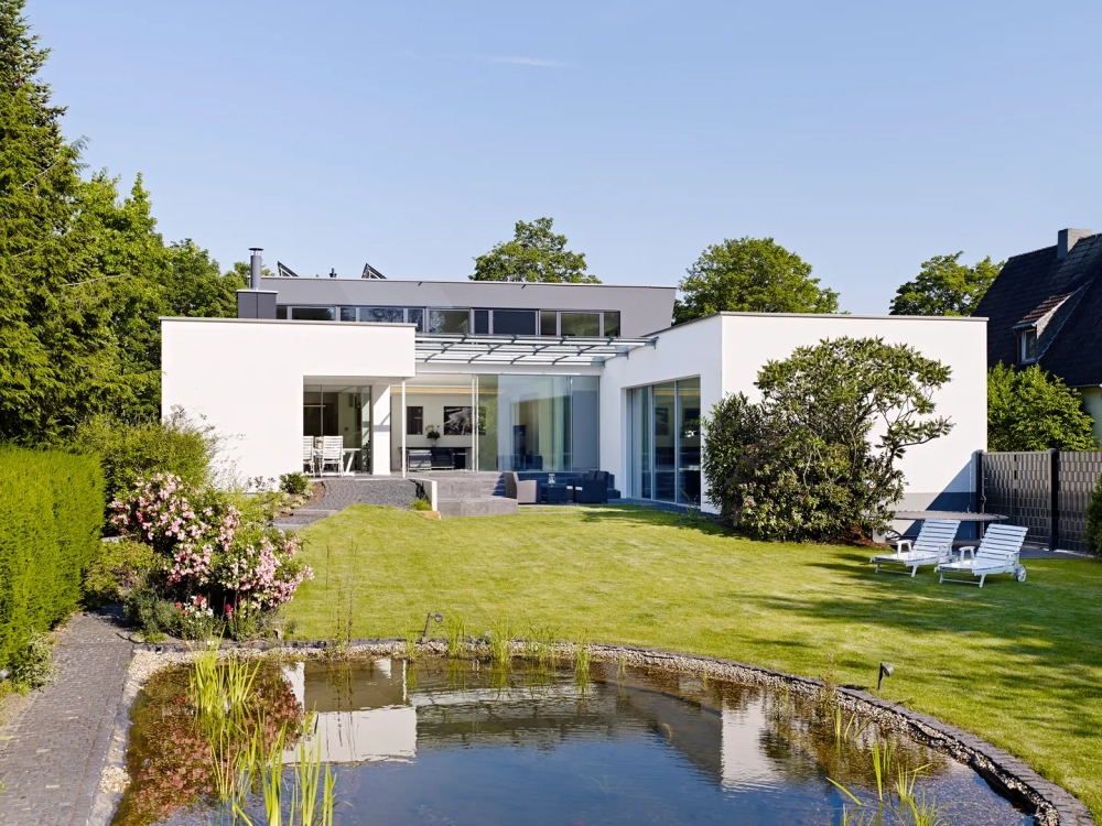 Hệ thống đèn chiếu sáng ban đêm cho nhà mái bằng hiện đại