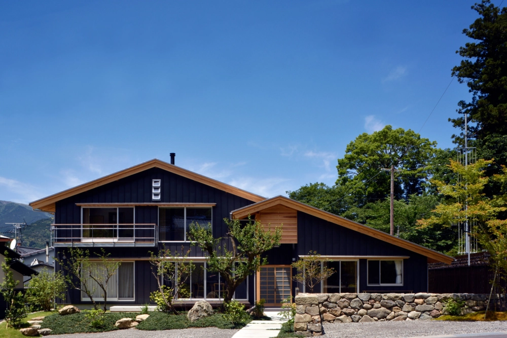 Nhà vườn mái thái cấp 4 mái ngói đỏ truyền thống ấm cúng