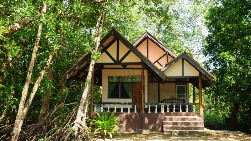 Trang trí tiểu cảnh hồ cá koi nhà vườn ngoại ô