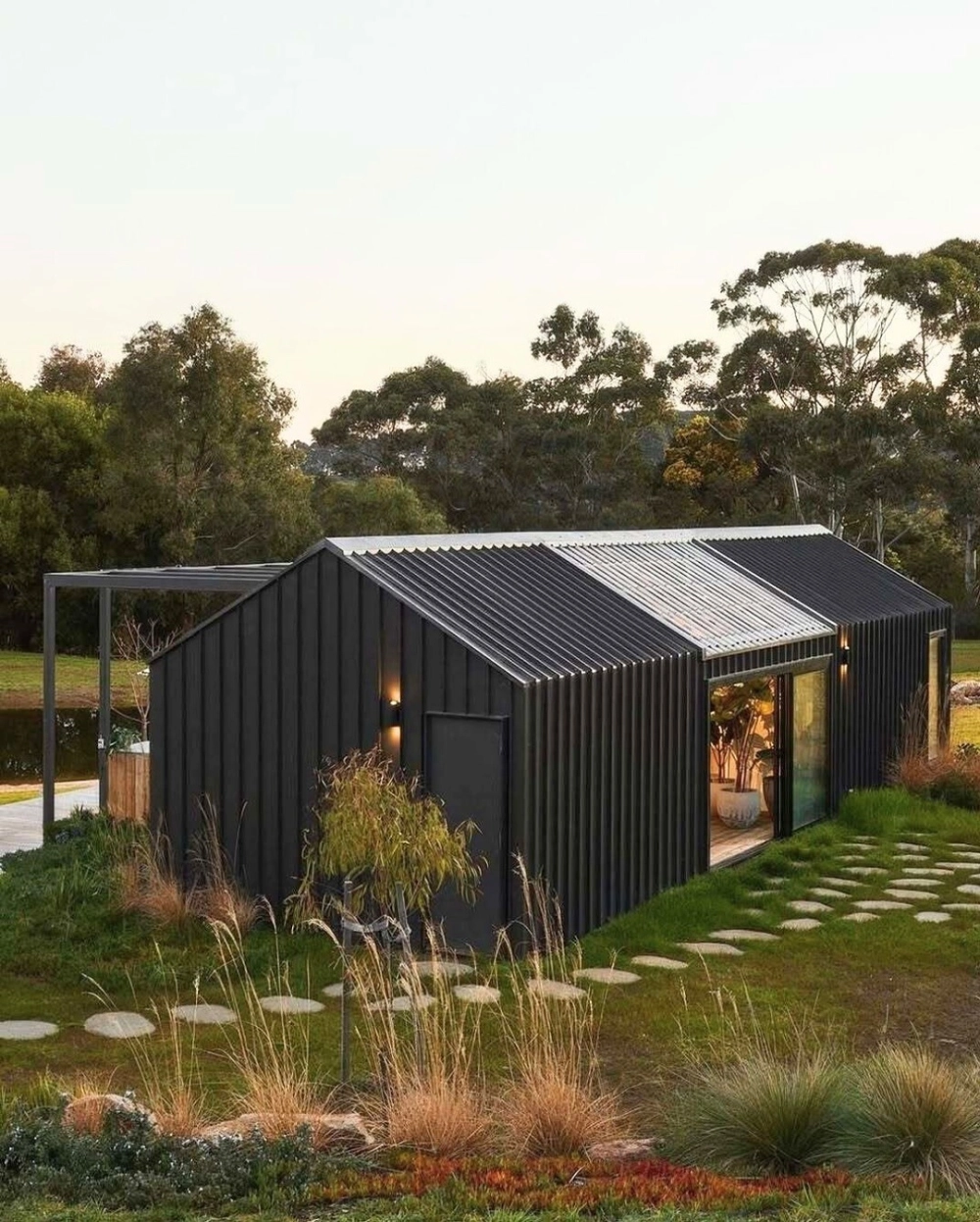 Cận cảnh vật liệu làm nhà tiền chế thân thiện môi trường