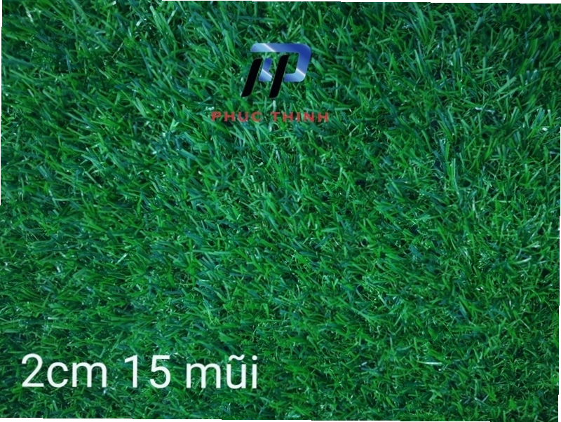 Cận cảnh thảm cỏ nhân tạo 2cm với các sợi cỏ xếp đều