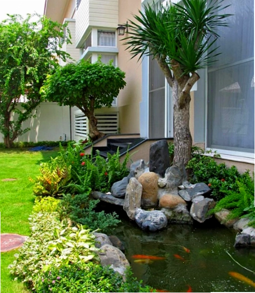 Tiểu cảnh cây xanh tươi tốt mang đến không gian thư giãn cho ngôi nhà