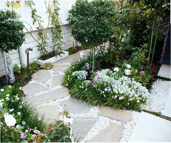 Trang trí vườn hoa trước nhà