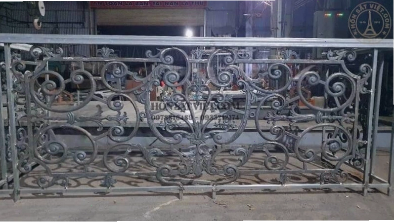 Tường rào sắt mỹ thuật đẹp với thiết kế tinh xảo