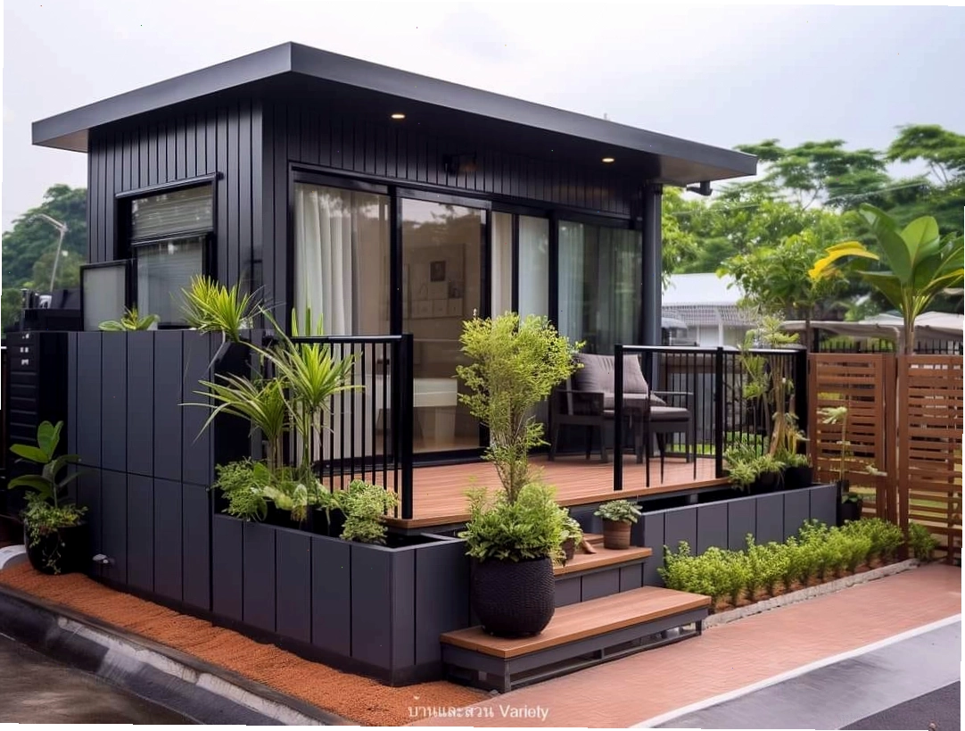 Vườn nhỏ trước nhà được trang trí bằng cây xanh và tiểu cảnh